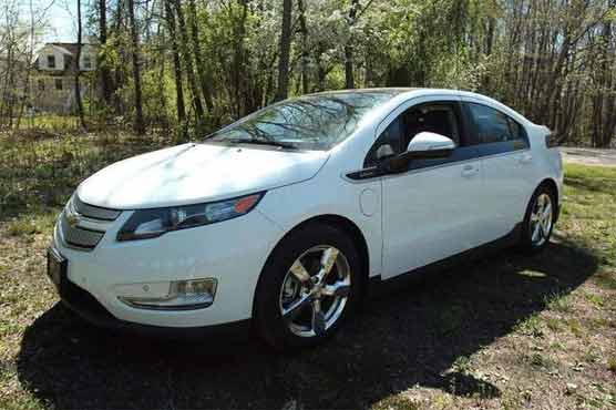 GM cuts 13 percent off price of Volt electric car