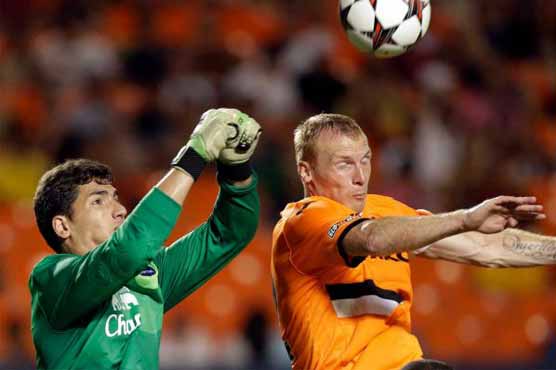 Valencia tops Everton 1-0 for 5th at Champions Cup 