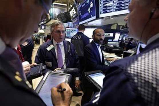 Weak earnings drag stocks lower in early trading