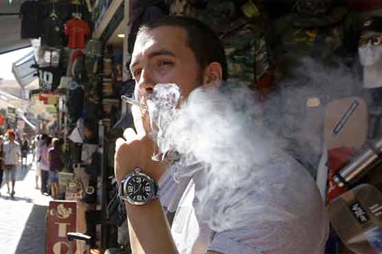US imposes more bans on outdoor smoking 
