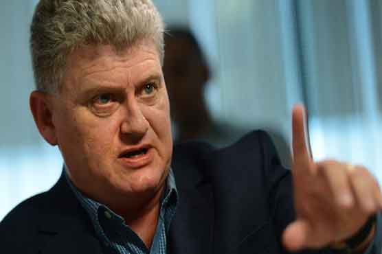 Snowden's father seeks travel visa to Russia