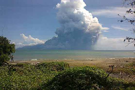 Indonesia volcano erupts, kills 5 people