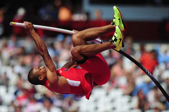 Ashton Eaton stretches decathlon lead at worlds 
