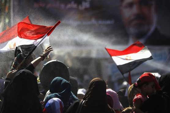 Egypt police expected to besiege Morsi sit-ins