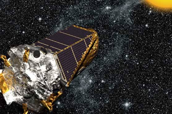 NASA gives up fixing planet-hunting telescope