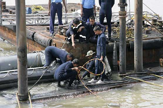 3 bodies found on Indian sub; 15 more feared dead