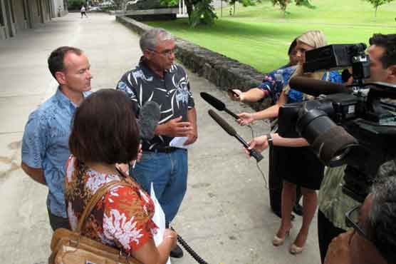 German woman who lost arm to shark in Maui dies