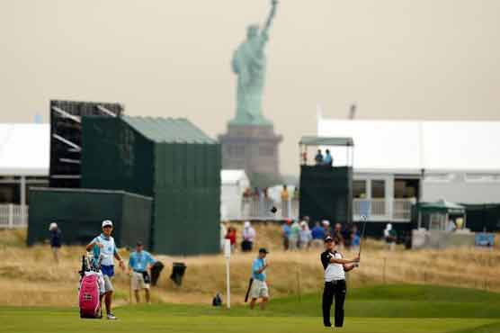Kevin Stadler keeps lead after round at Barclays