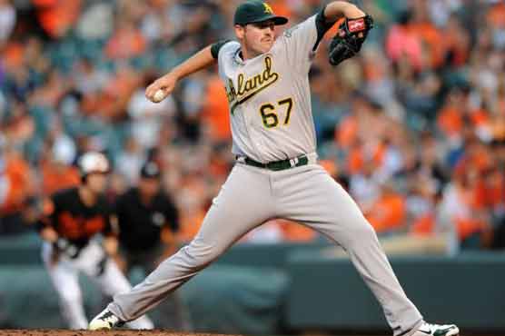 Roberts hits slam as Orioles beat Athletics 9-7 