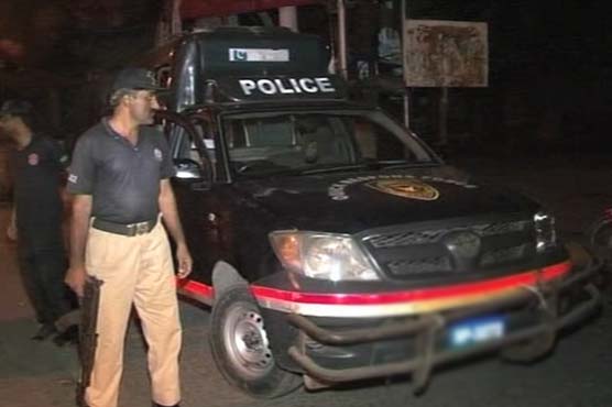2 killed 10 injured in Karachi violence