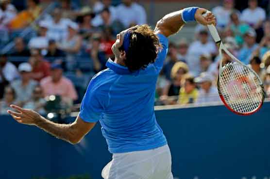During rough year, Federer starts well at US Open 