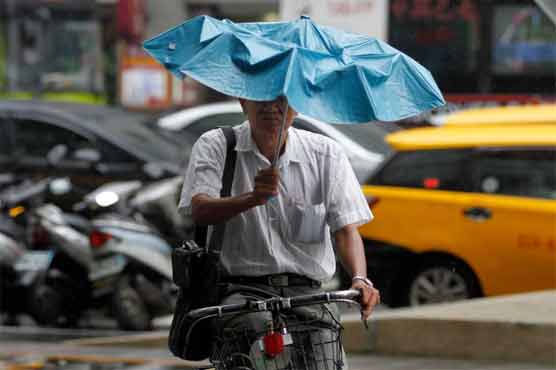 Tropical Storm Kong-Rey batters Taiwan