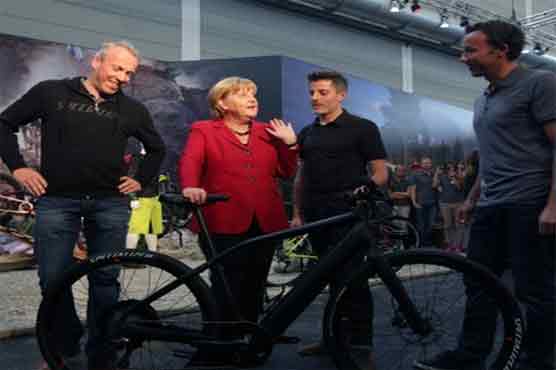 German unemployment holds steady at 6.8 percent