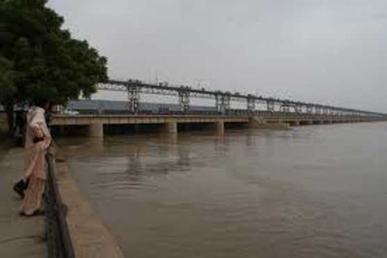 High flood torrent to pass through Kotri Barrage