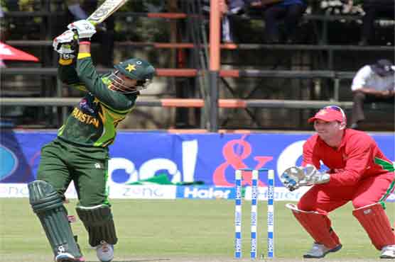 Zimbabwe wins toss, elects to field first 