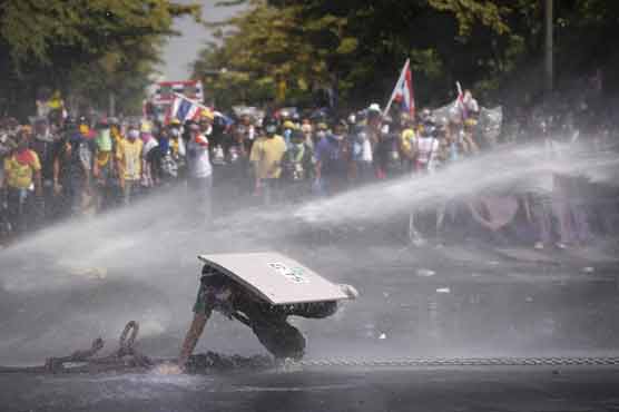 Fresh violence pushes Thailand deeper into crisis