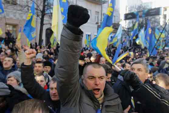 Three former Ukrainian presidents back protests