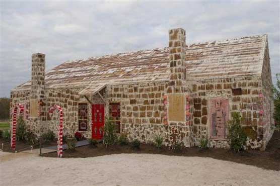 Texas gingerbread house sets record