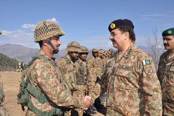 COAS Raheel Sharif visits Line of Control