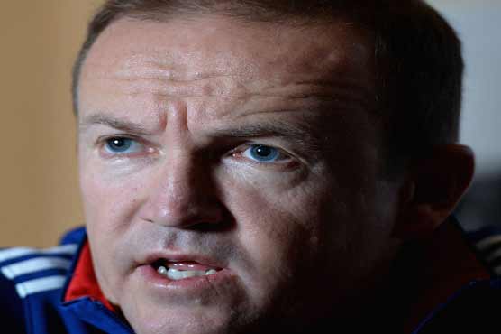 Ashes: England not scared of Australia's Johnson, says Flower