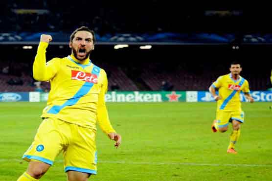 Arsenal advances despite 2-0 loss at Napoli in CL