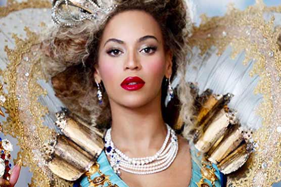 Beyonce releases new album on iTunes