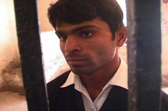 Students torture ticket checker to death in Sheikhupura