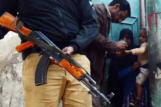 Karachi police foil attack on polio team, kill one militant