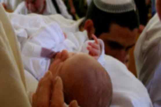 Israeli woman challenges rabbinical ruling she must circumcise son