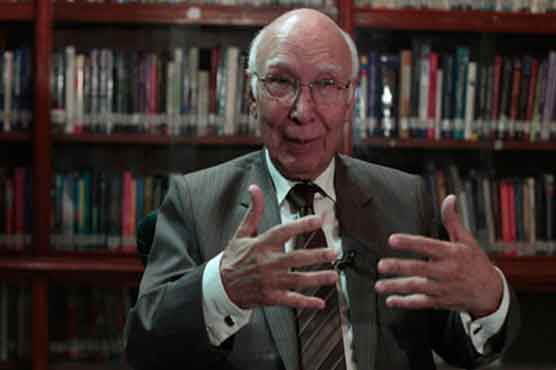 Sartaj Aziz urges D-8 countries to finalise preferential trade agreement