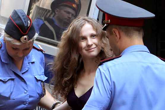 Pussy Riot punk Alyokhina freed from Russian prison