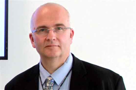 British surgeon suspended for 'branded initials on liver'