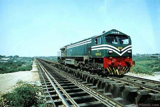 Pakistan Railways to receive 58 locomotives from China soon