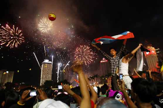 Fireworks, bullets injure 260 in Philippines