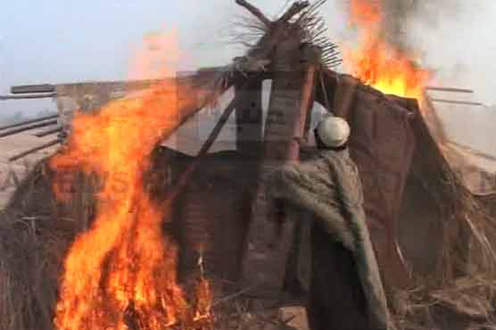 Peshawar: Protesters set ablaze police posts