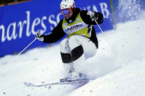 Kearney leads US sweep at World Cup moguls 