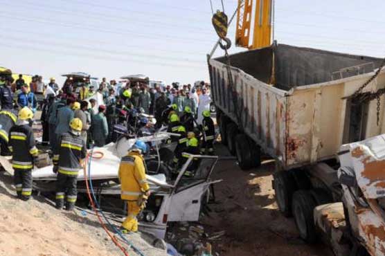 Highway crash kills at least 22 workers in UAE