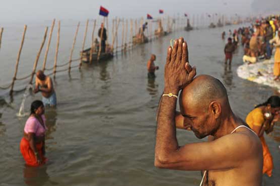 Millions of Hindus bathe in Ganges to cleanse sins 