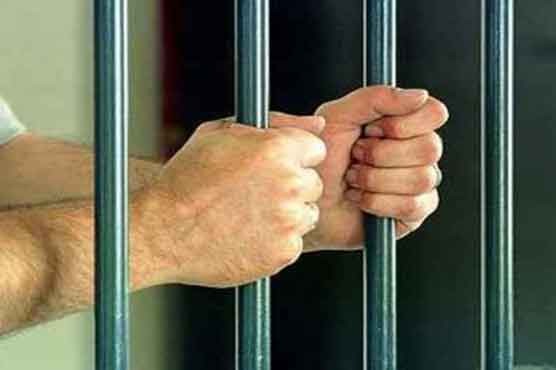 کراچی:معذور ڈکیت سمیت 2 مبینہ ڈاکو رنگے ہاتھوں گرفتار