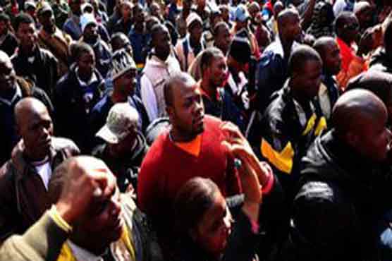 Man sets self on fire at Rome airport