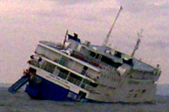 1 dead, 14 missing in ship sinking off Philippines