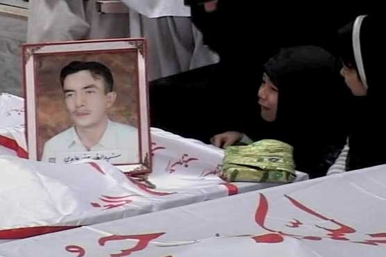 Hazaras' sit-in continue, refuse to bury victims