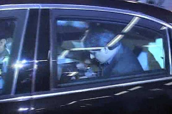 Sindh Governor leaves for London to meet Altaf