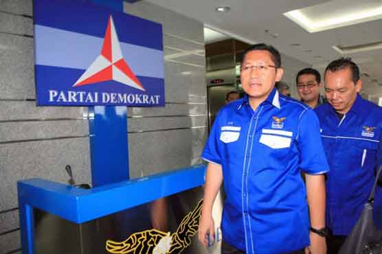 Indonesia ruling party chief quits after graft suspicion 