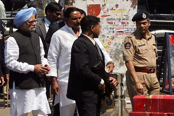 Indian PM flies to Hyderabad after deadly blasts 