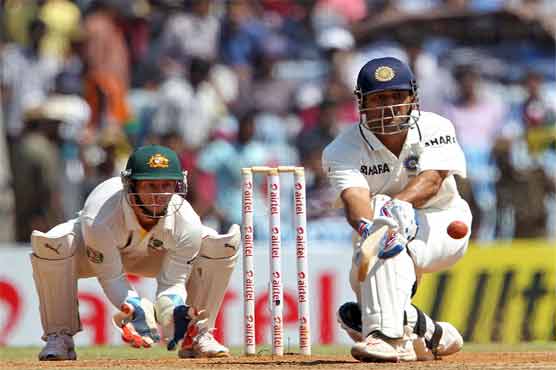 Dhoni hailed for classic double ton against Aussies 