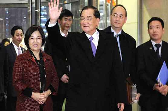 China's Xi meets Taiwan ruling party honorary head 