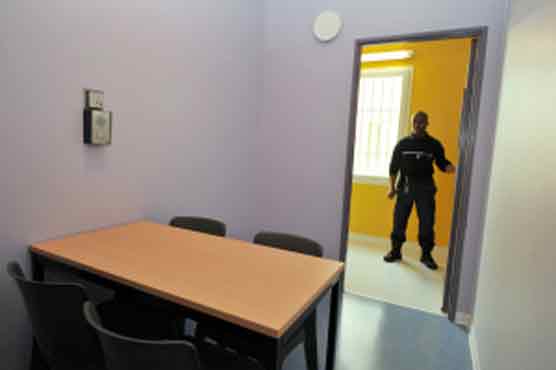 Lawyer visiting client forgotten for hours inside jail 