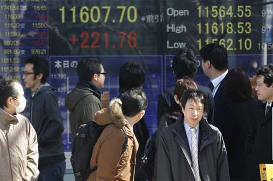 Asian stocks fall amid unease about US budget