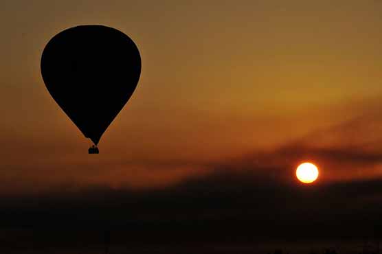 Hot air balloon explosion kills 19 tourists in Egypt